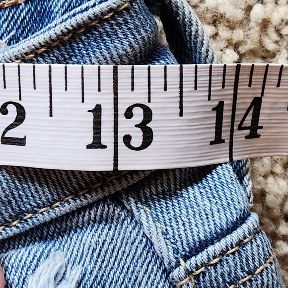 Almost Famous Vintage Distressed Mom Jeans Size 1 Light Wash - Picture 5 of 11